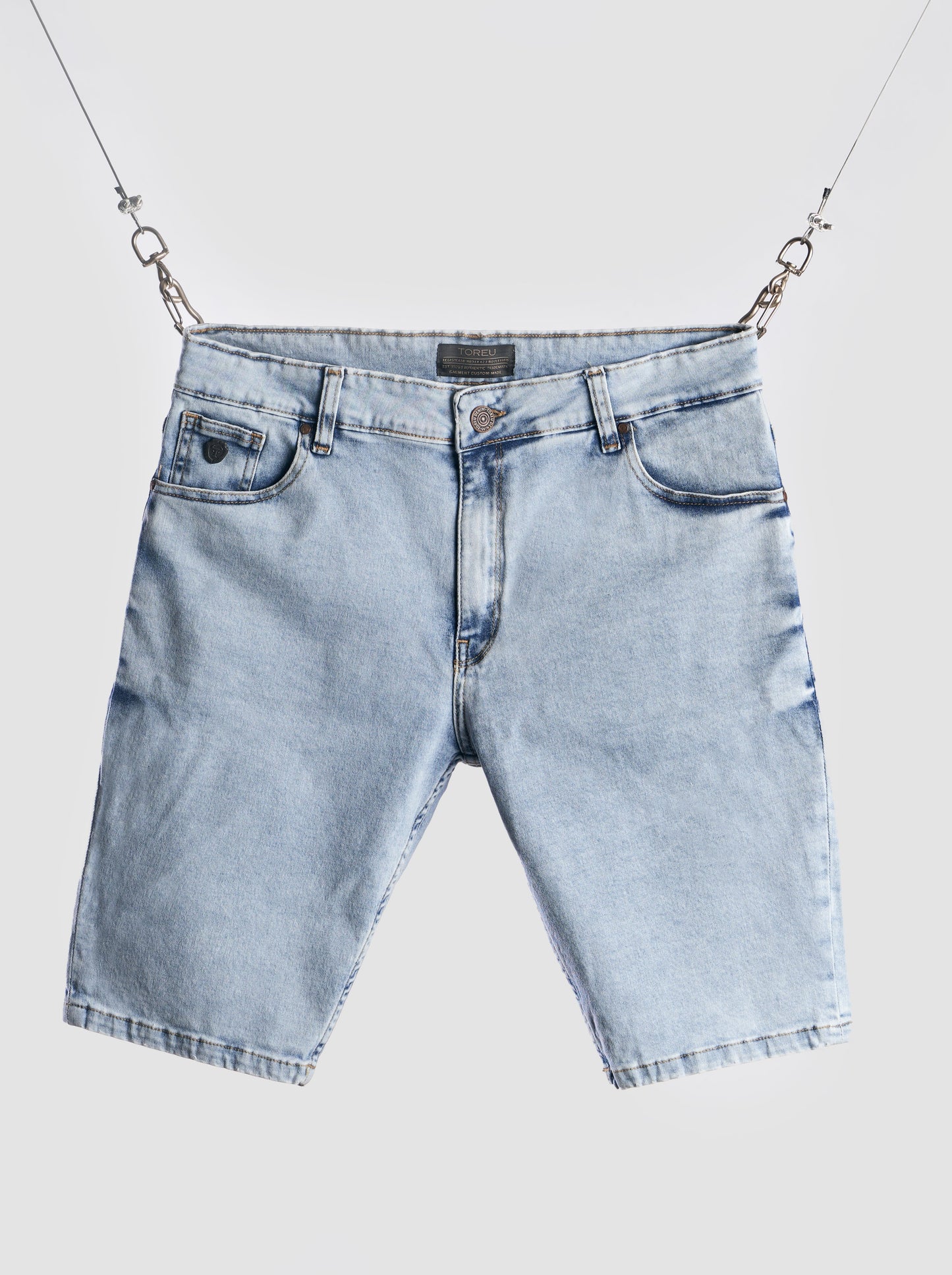 Bermuda Rally · Slim fit
