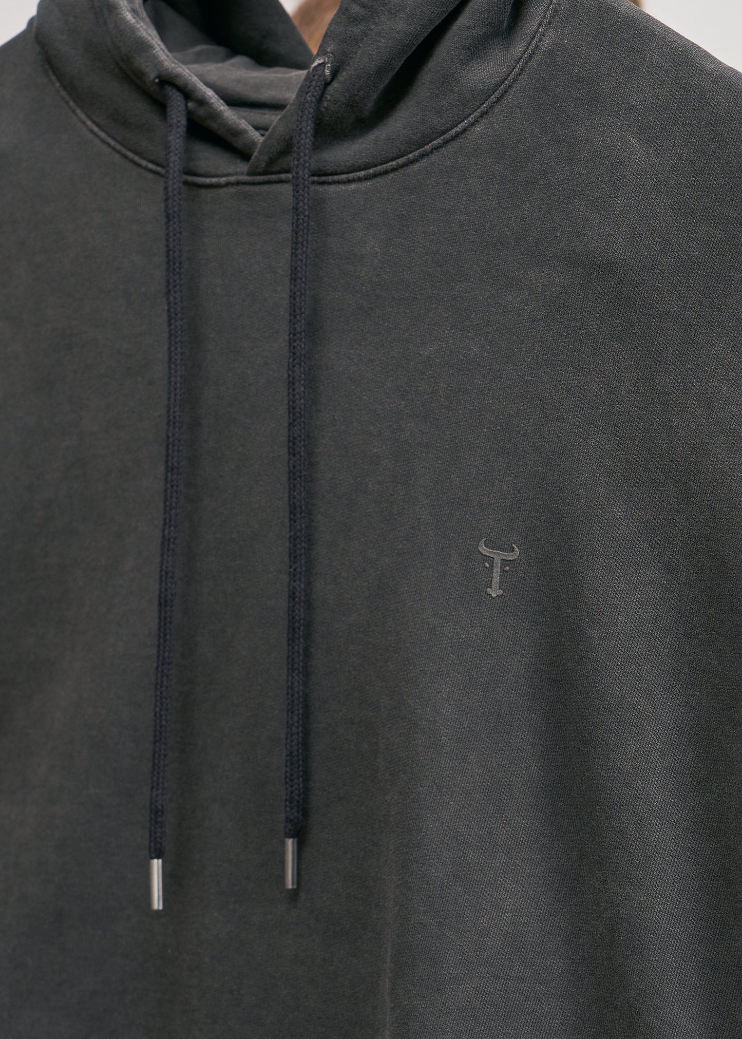 Buzo Bulk · Slim fit