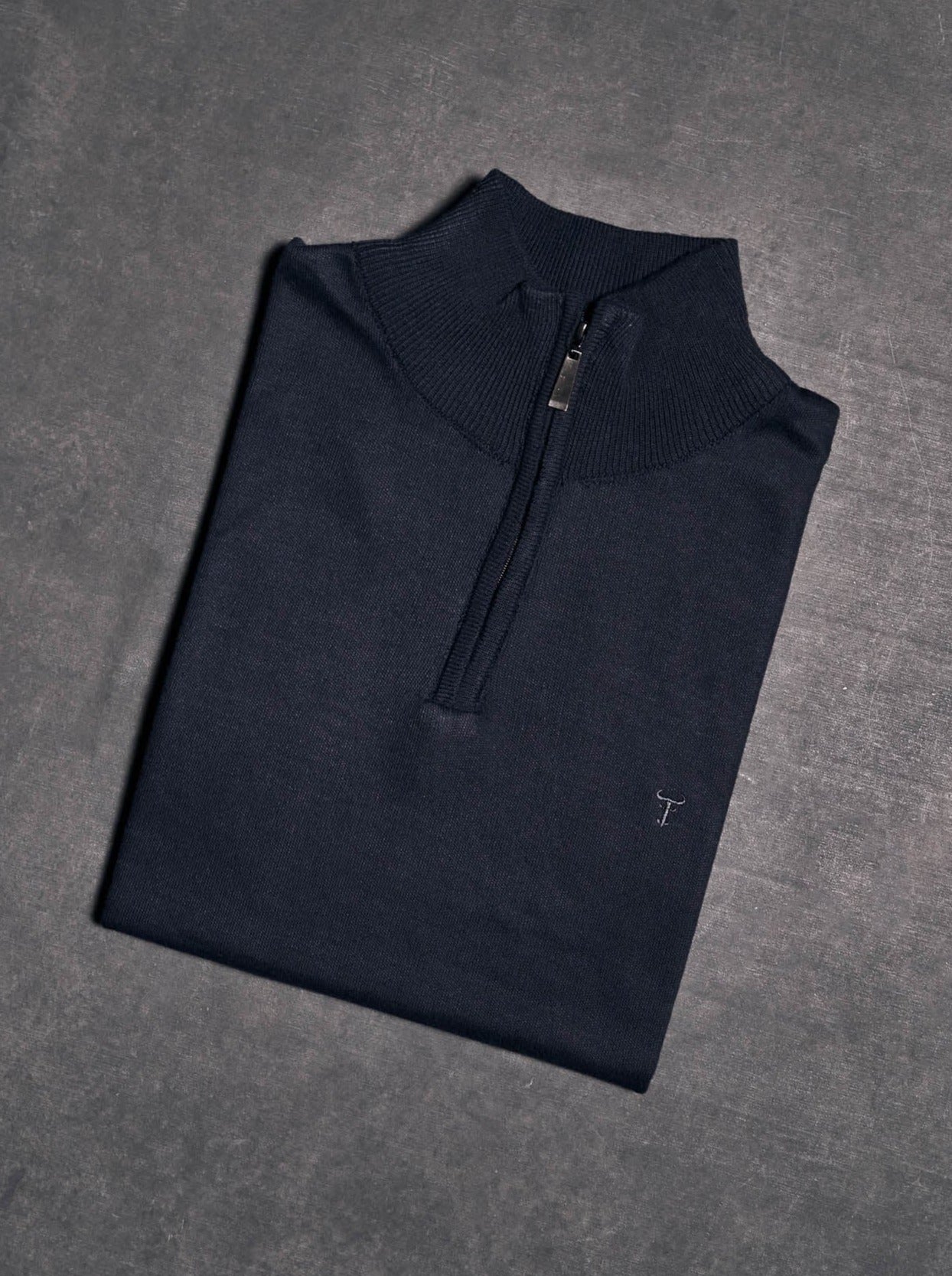 Sweater Albert · cuello con cierre