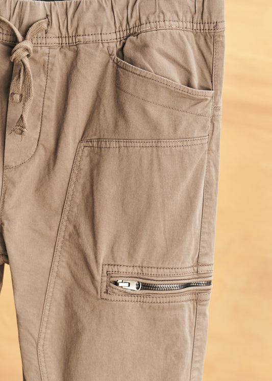 Babucha Guinea · Slim fit