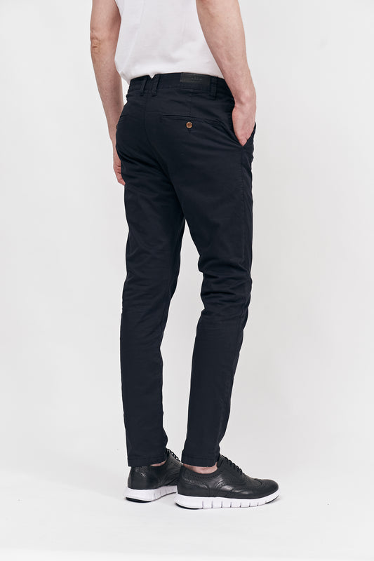 Chino Pharrel Negro · Slim fit