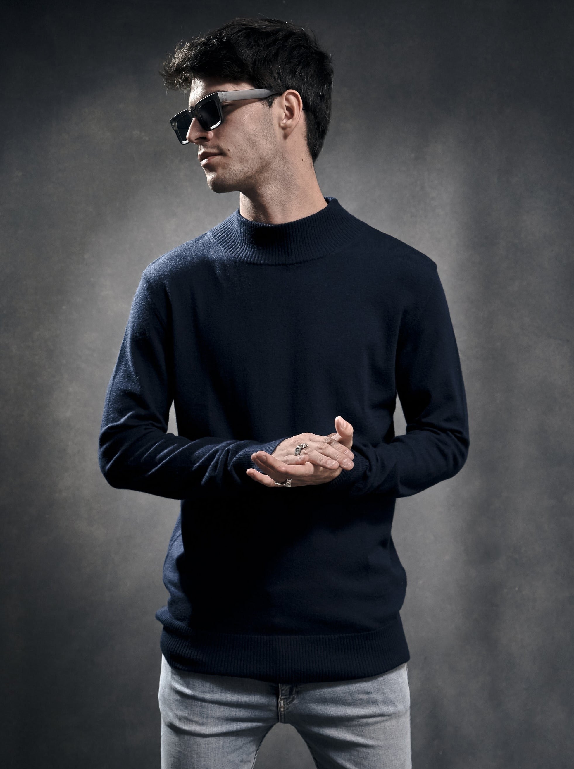 SWEATERS CUELLO POLERA