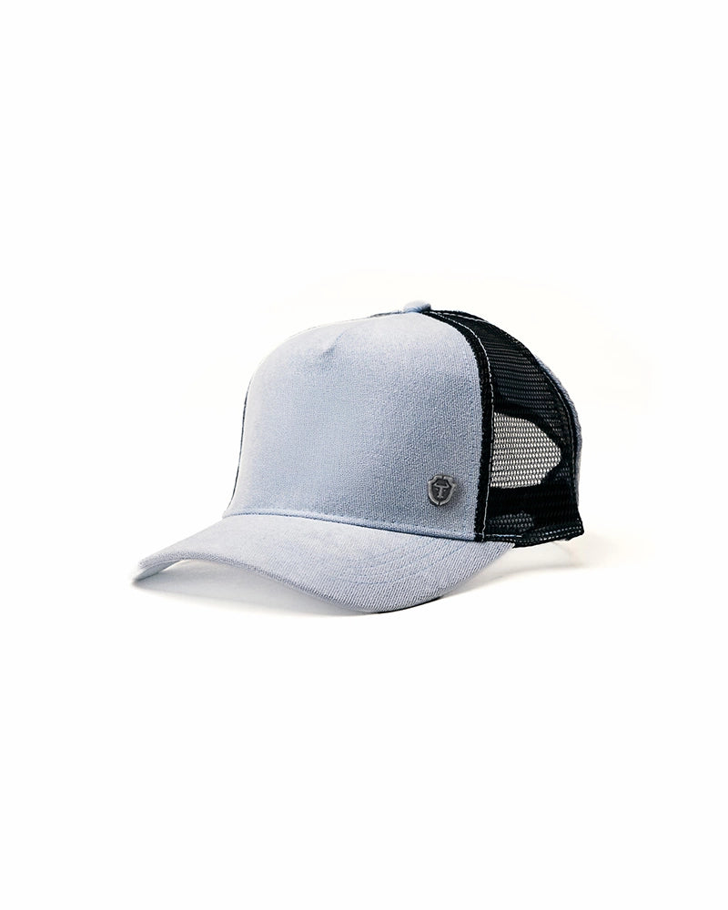 CAP TRUCKER CELESTE · con Bordado