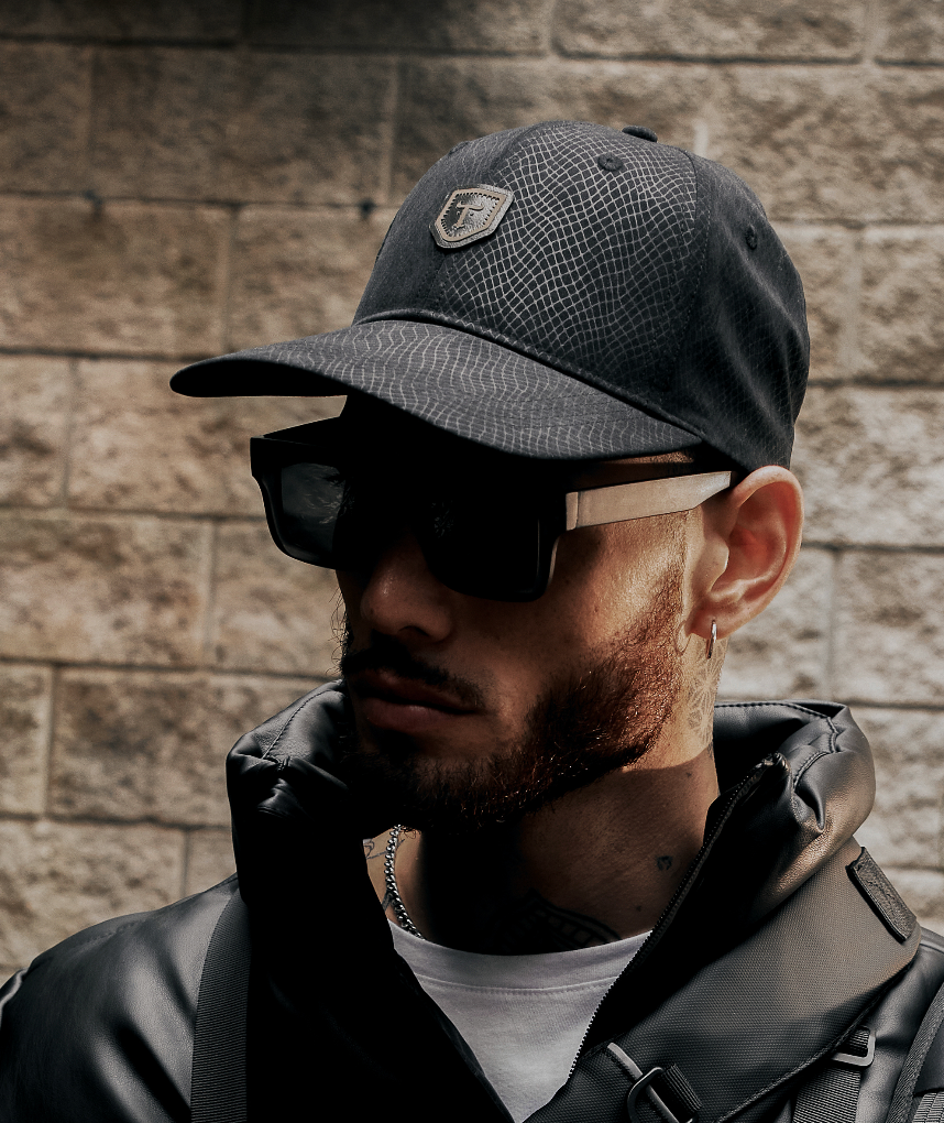 CAP TIGER NEGRA