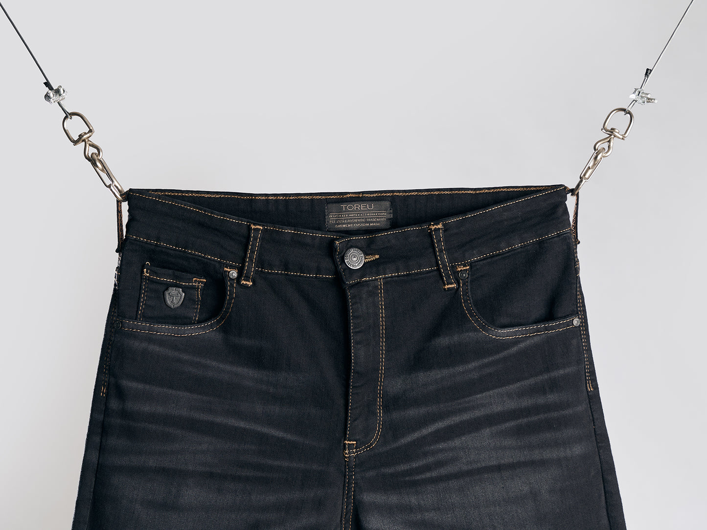 Newton Black · Skinny Fit