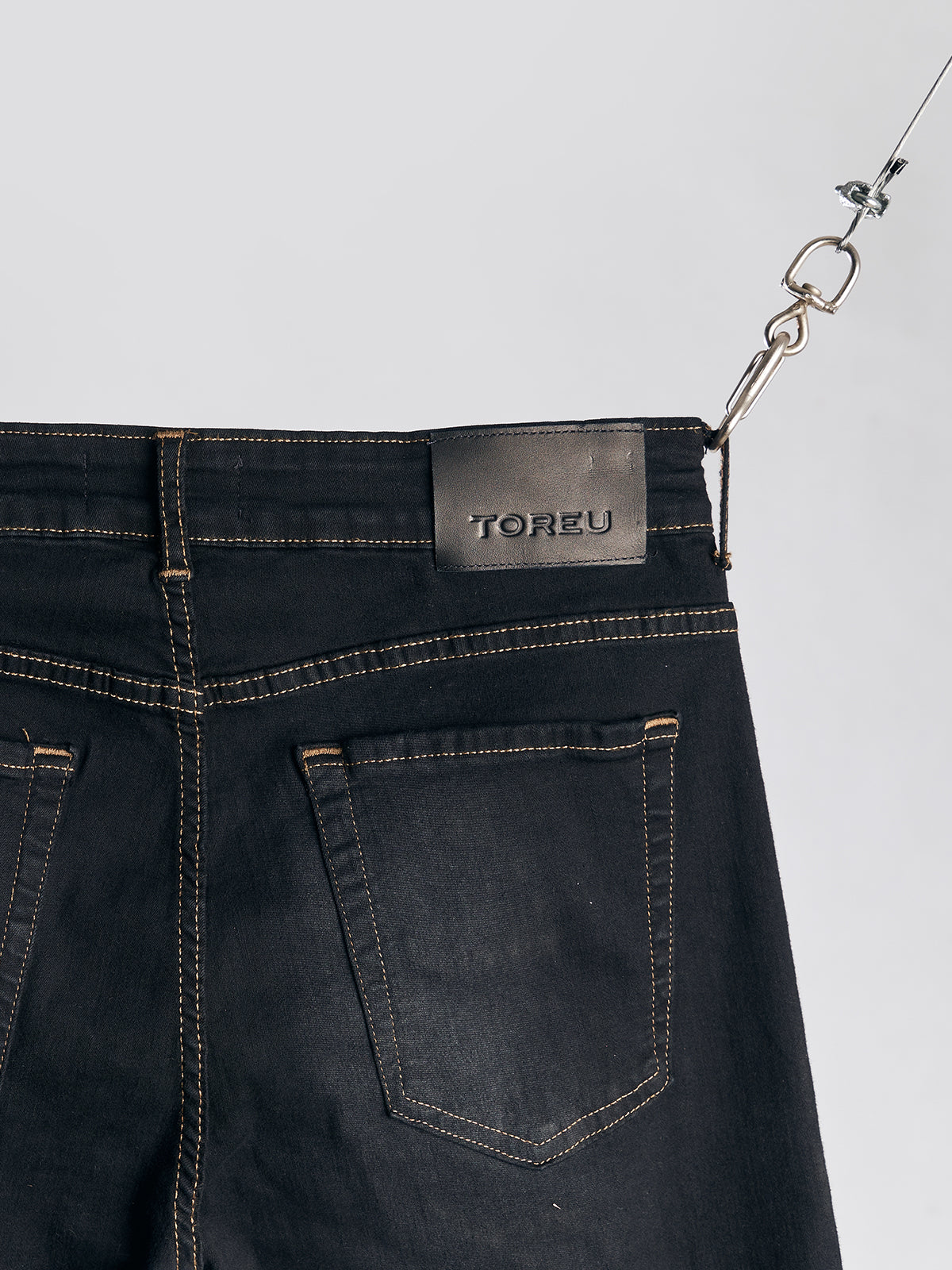 Newton Black · Skinny Fit