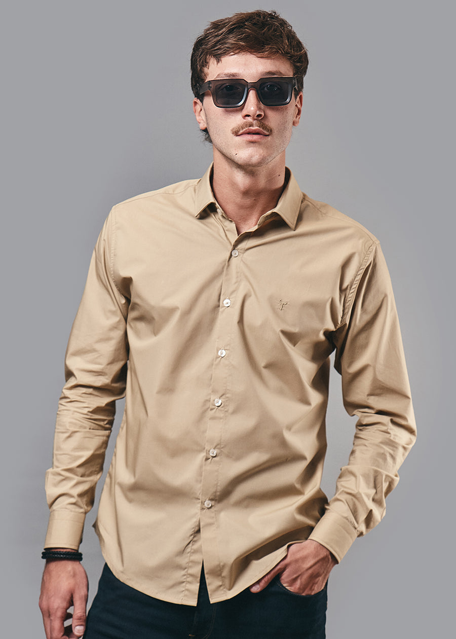 Camisa Cliff Tostado · Regular Fit