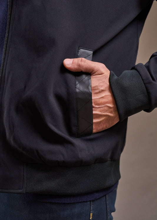 Campera SUIZA Negro · Slim fit
