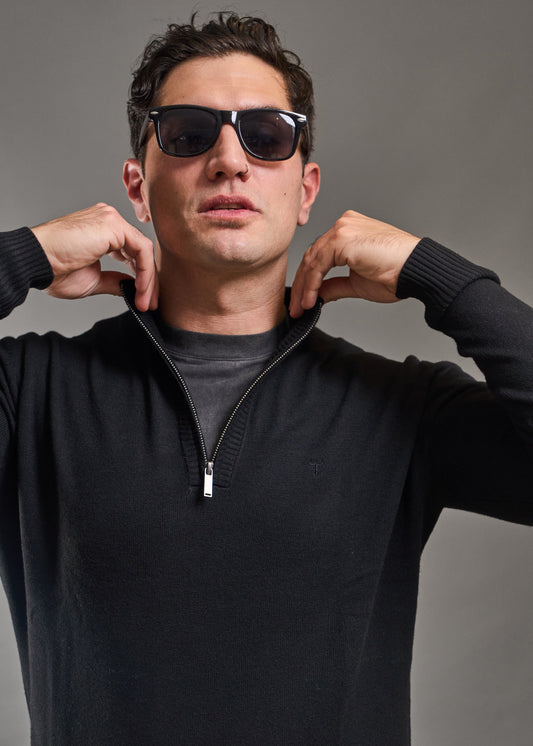 Sweater Hamilton Negro · Cuello medio cierre