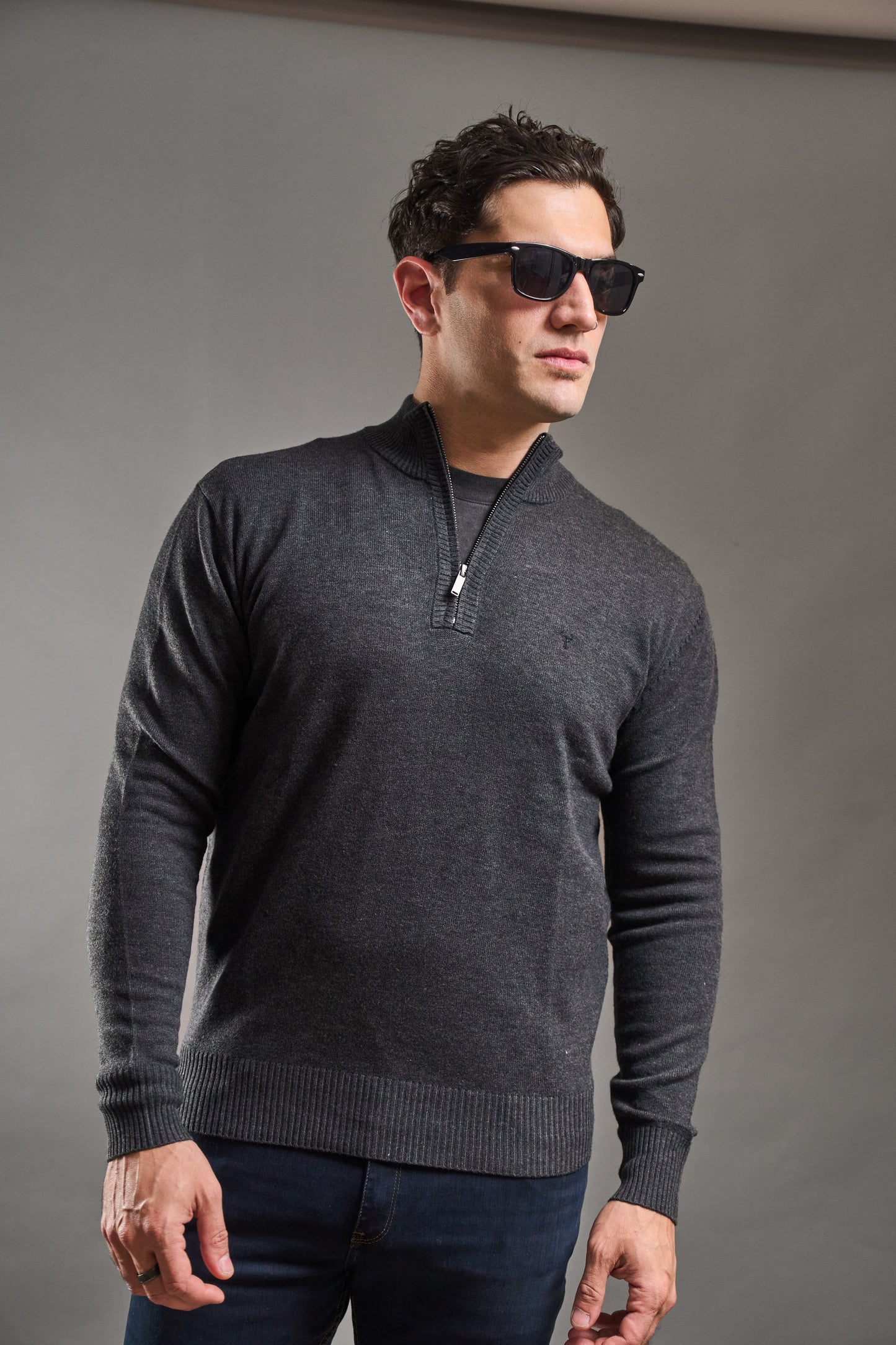 Sweater Hamilton Gris· Cuello medio cierre