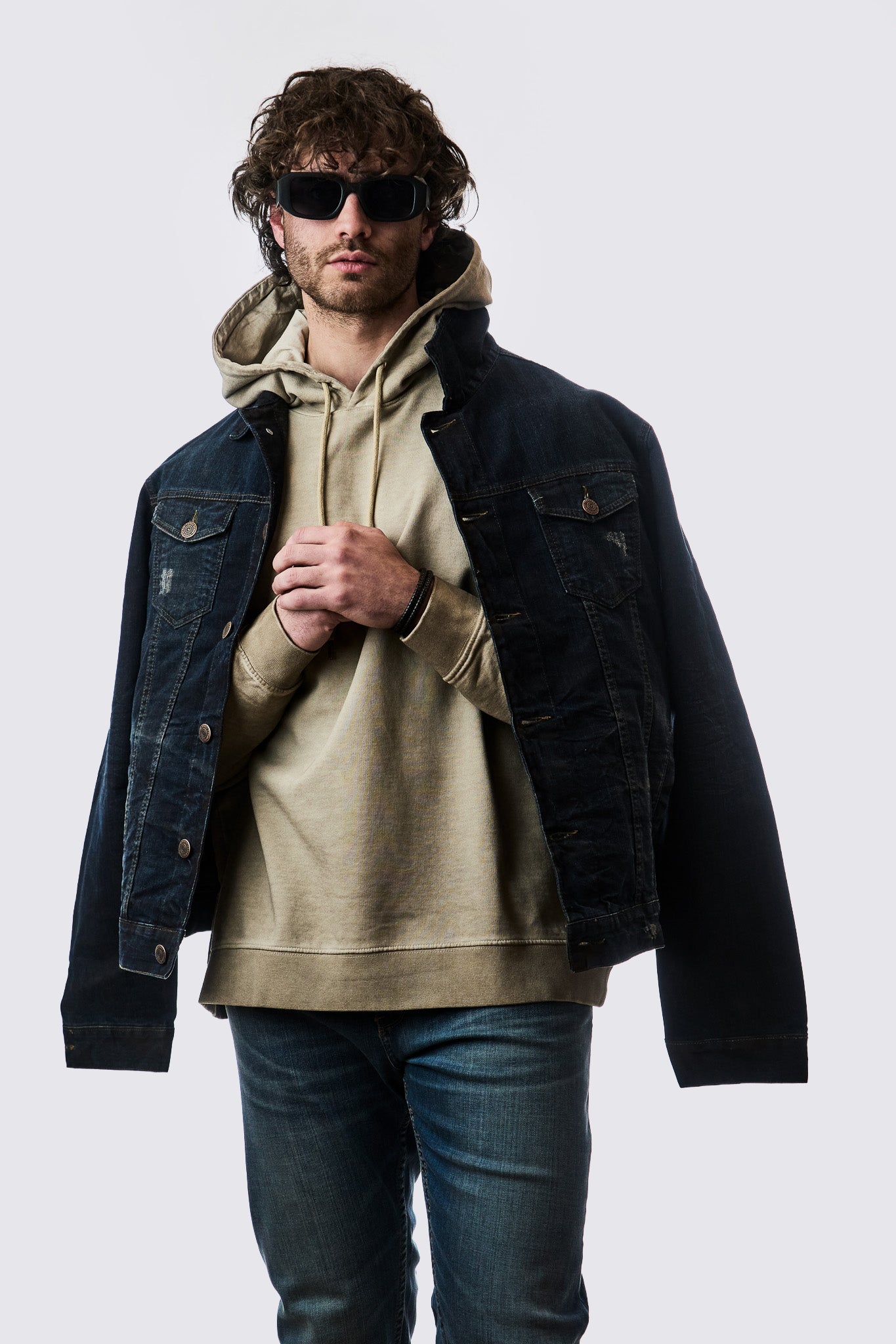 Buzo Bulk · Slim fit