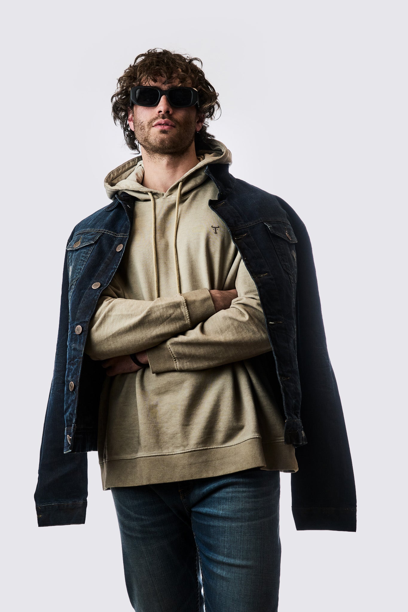 Buzo Bulk · Slim fit