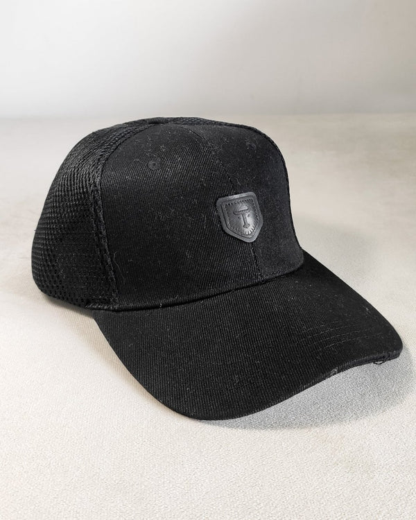 CAP TRUCKER black · Escudo