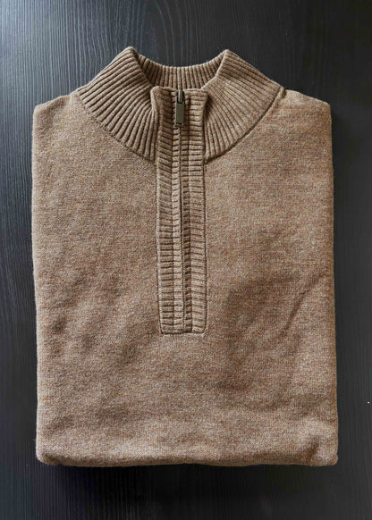 Sweater Hamilton Tostado · Cuello medio cierre