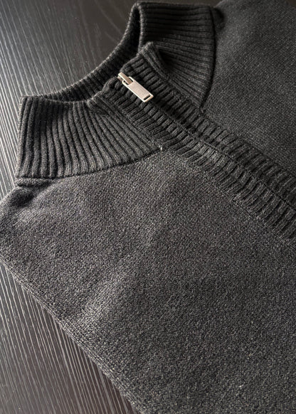 Sweater Hamilton Negro · Cuello medio cierre
