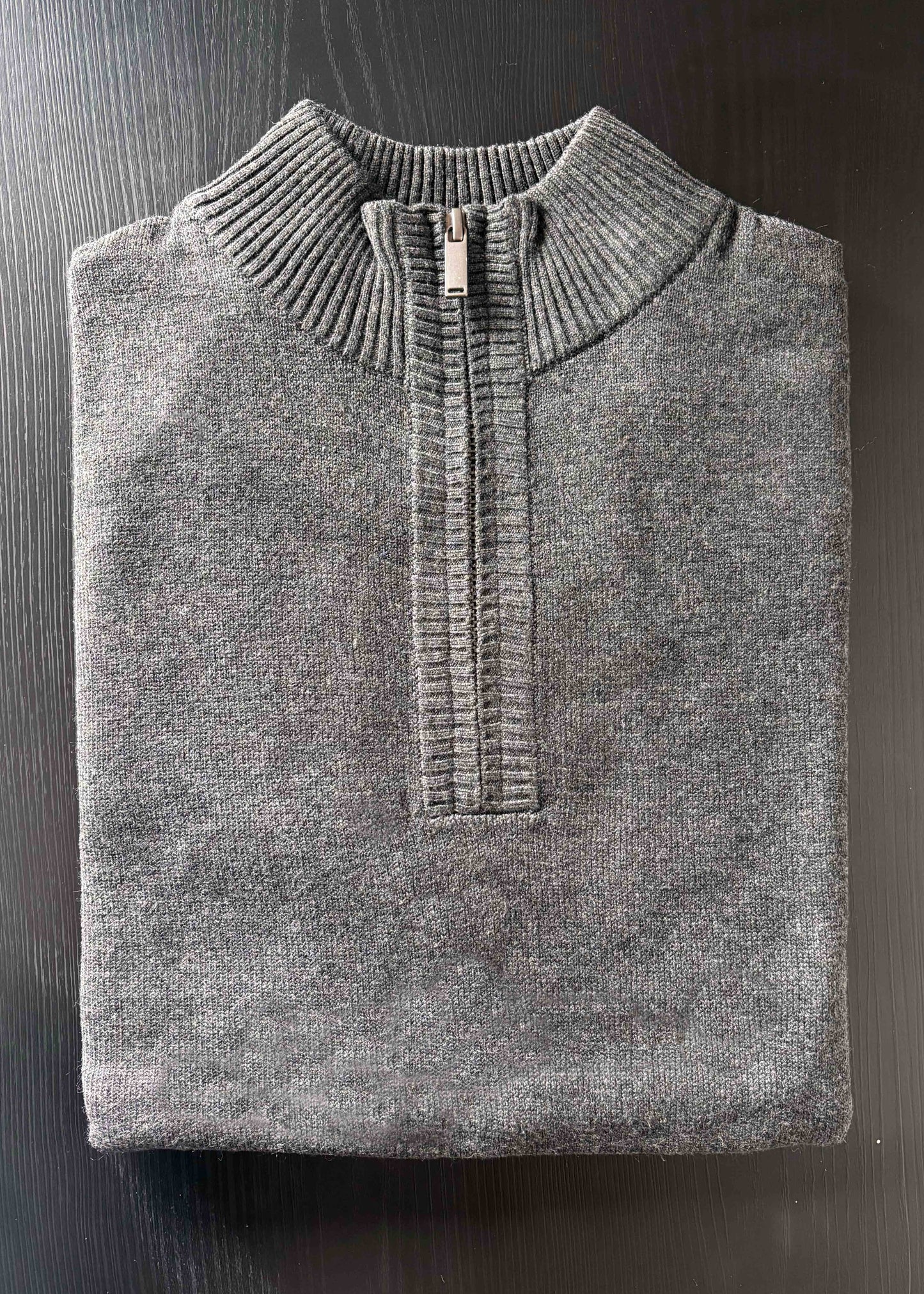 Sweater Hamilton Gris· Cuello medio cierre