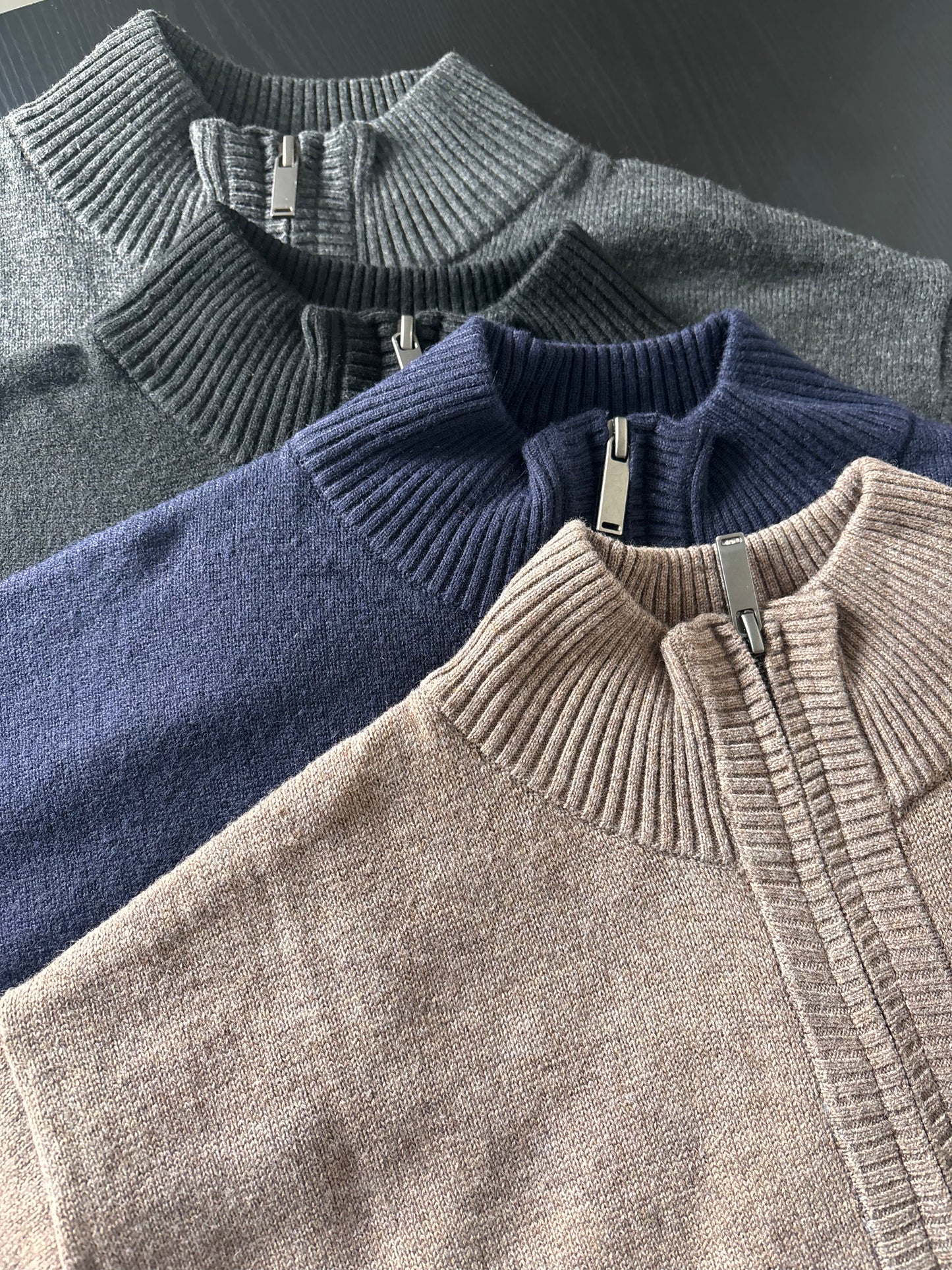Sweater Hamilton Gris· Cuello medio cierre