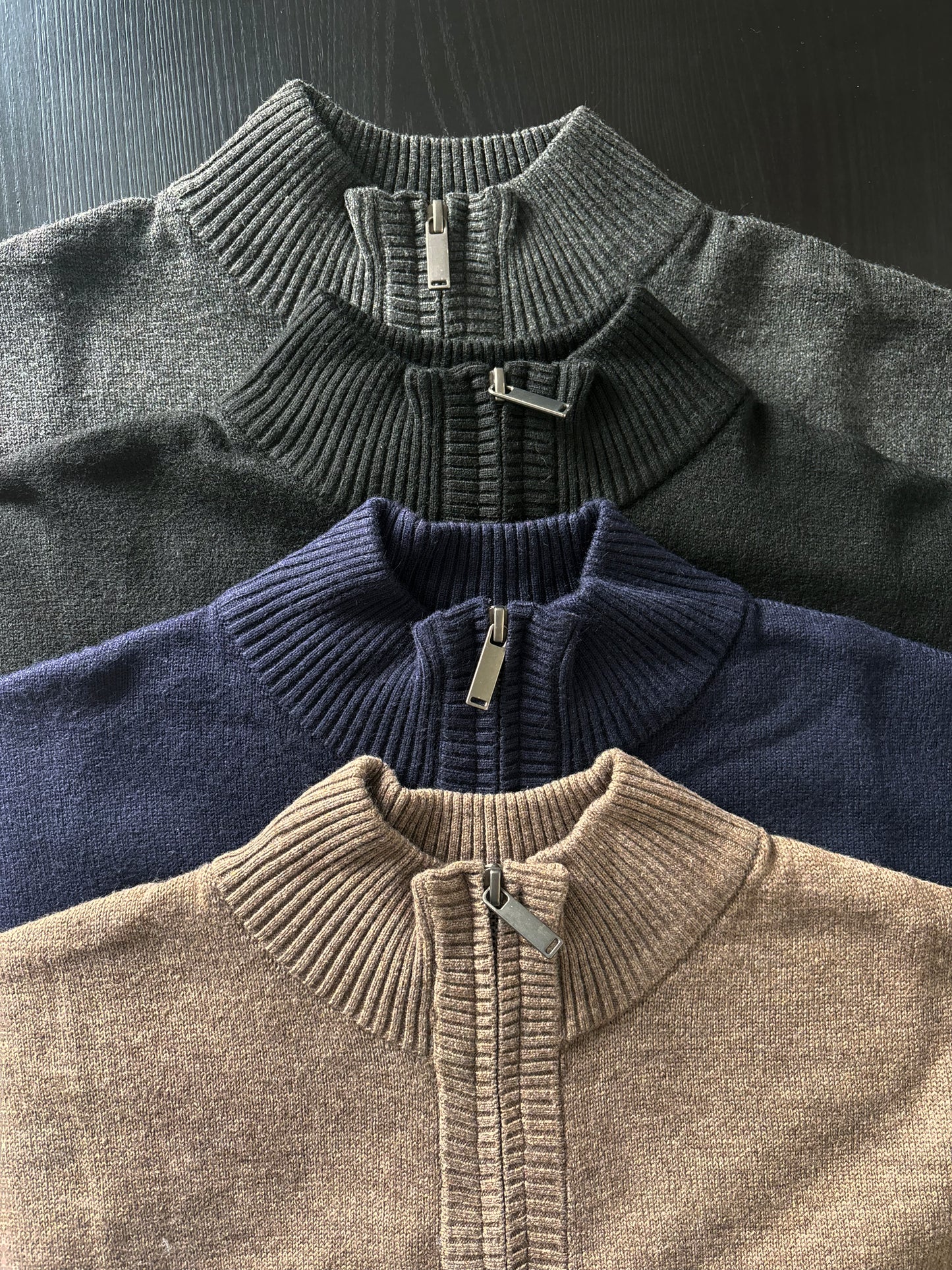 Sweater Hamilton Marino · Cuello medio cierre