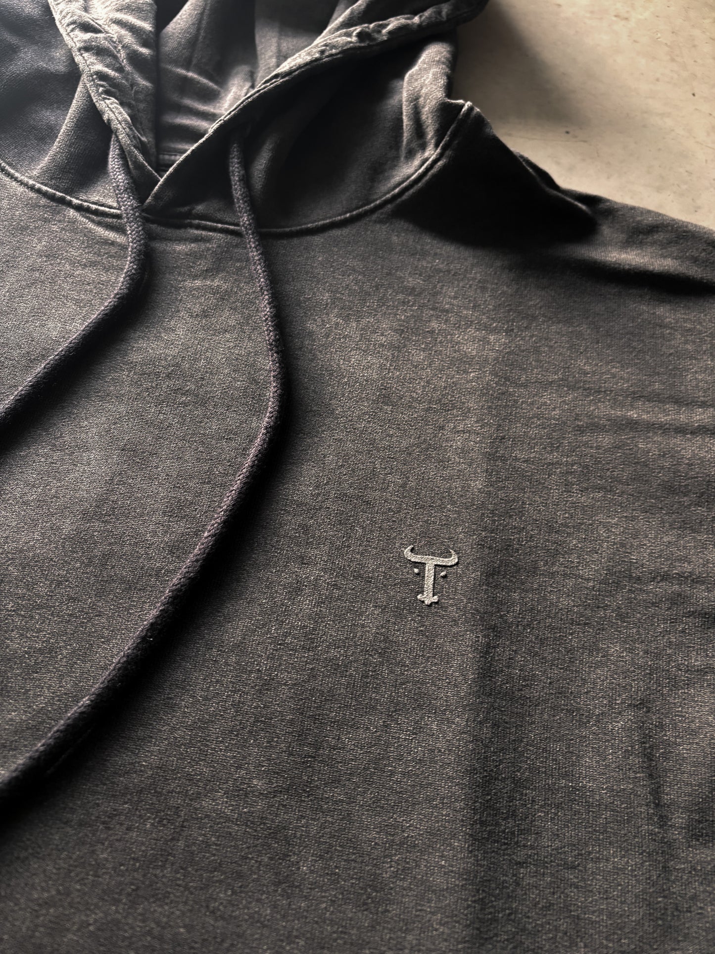 Buzo Bulk · Slim fit