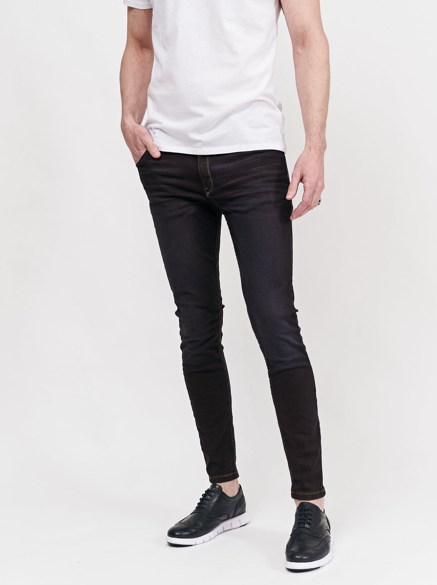 Newton Black · Skinny Fit
