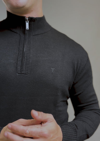 Sweater Hamilton Negro · Cuello medio cierre