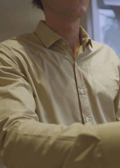 Camisa Cliff Tostado · Regular Fit