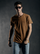 Remera Fox con bolsillo Tostado · Flame