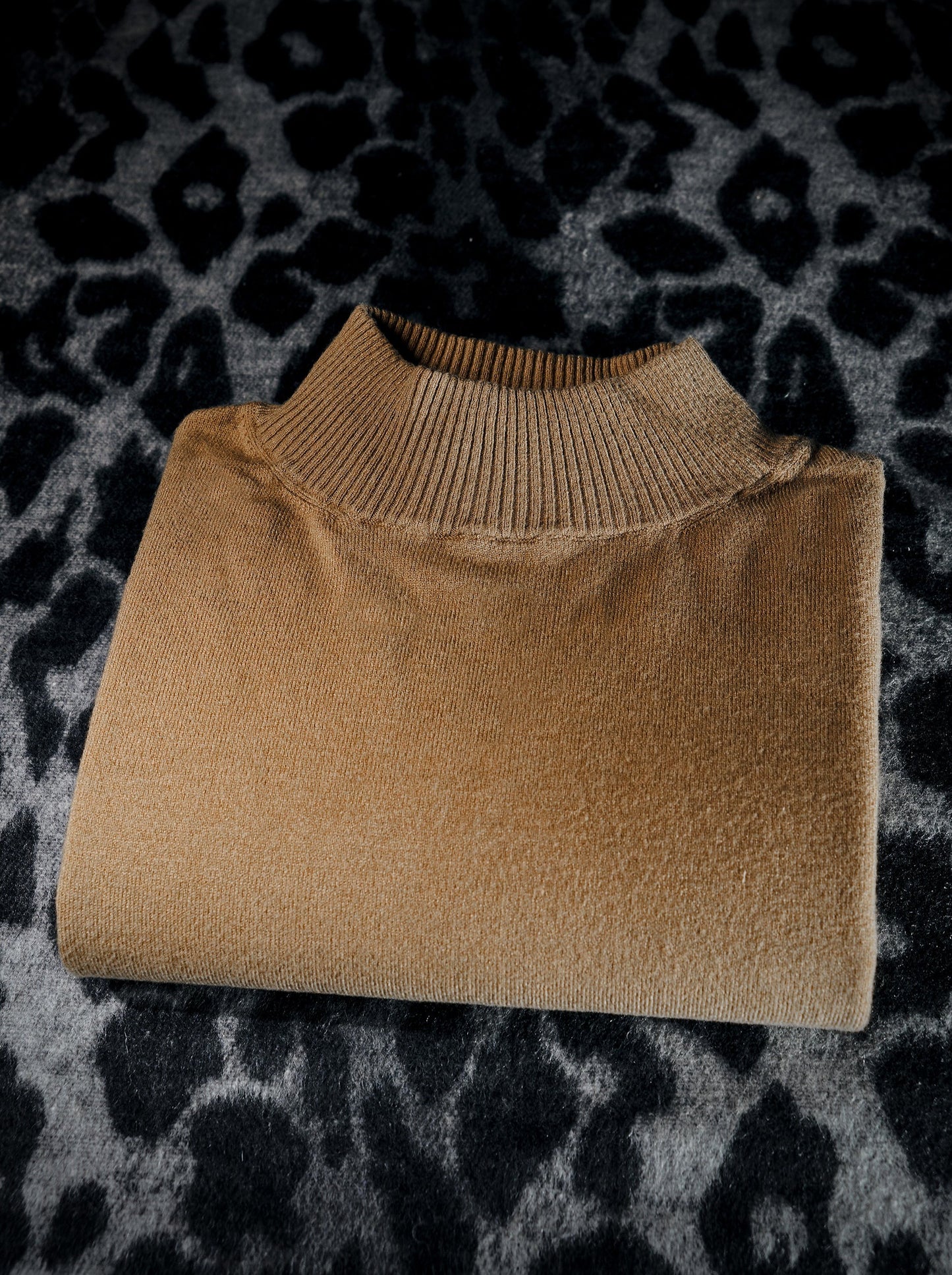Sweater Nox · Cuello polera