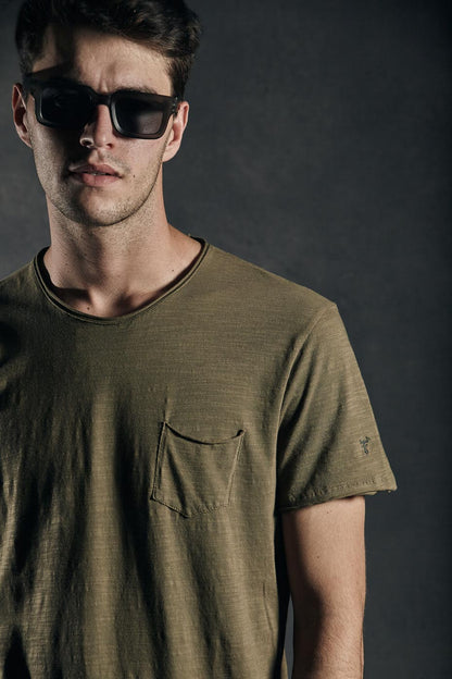 Remera Fox con bolsillo · Flame